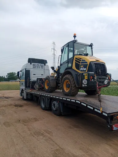 Gold trans Krzysztof Złotorzynski pomoc drogowa transport maszyn rolniczych i budowlanych